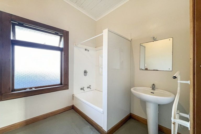 Photo of property in 215 College Street, West End, Palmerston North, 4412