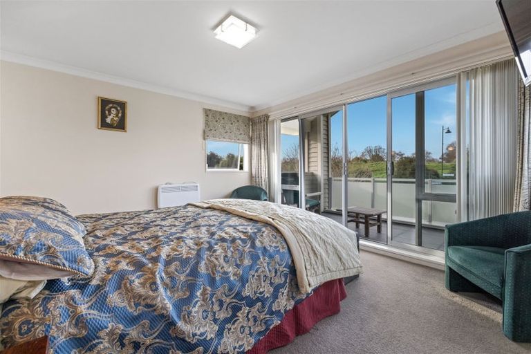 Photo of property in 2 Donovan Place, Aidanfield, Christchurch, 8025