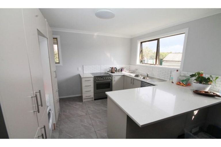 Photo of property in 71 Chichester Drive, Rosehill, Papakura, 2113