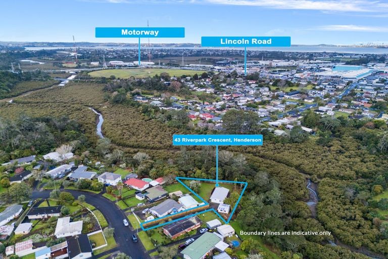 Photo of property in 43 Riverpark Crescent, Henderson, Auckland, 0610