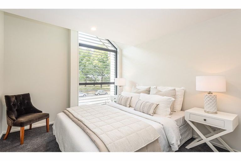 Photo of property in 2/77 Deans Avenue, Riccarton, Christchurch, 8011