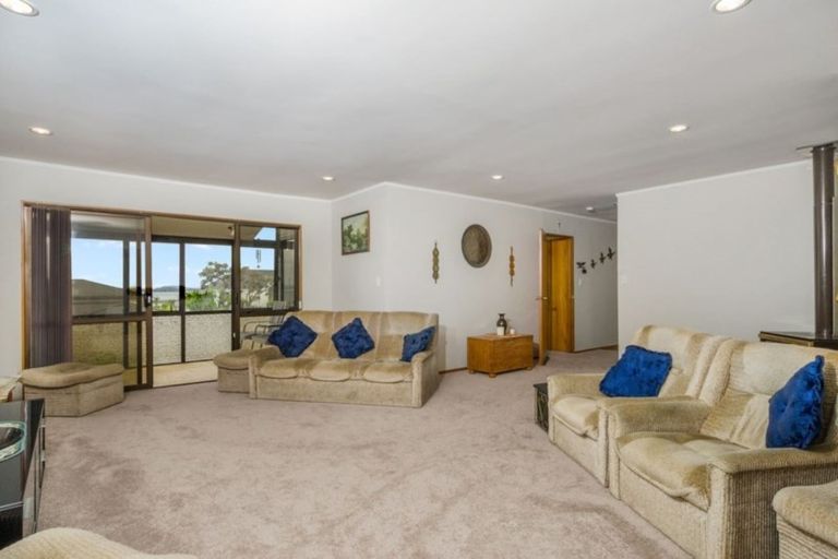 Photo of property in 109 Wiseley Road, West Harbour, Auckland, 0618