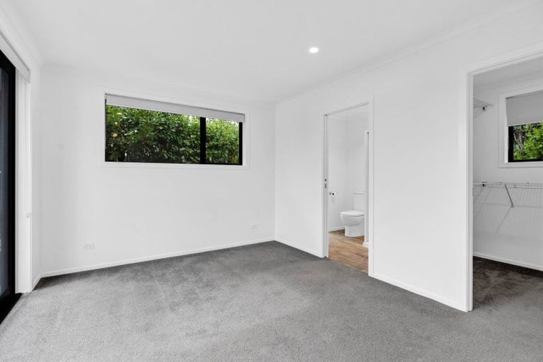 Photo of property in 4/31 Links Drive, Waiwhakaiho, New Plymouth, 4312