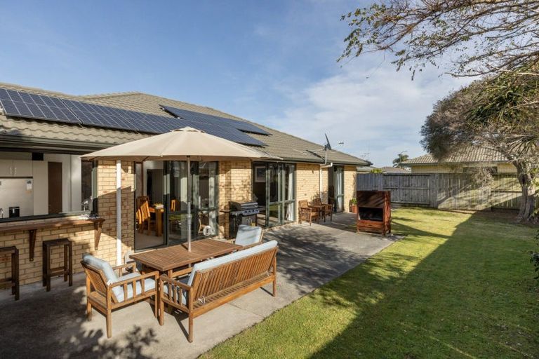 Photo of property in 9 Beachmere Place, Papamoa Beach, Papamoa, 3118