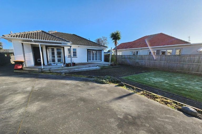 Photo of property in 242 College Street, West End, Palmerston North, 4412