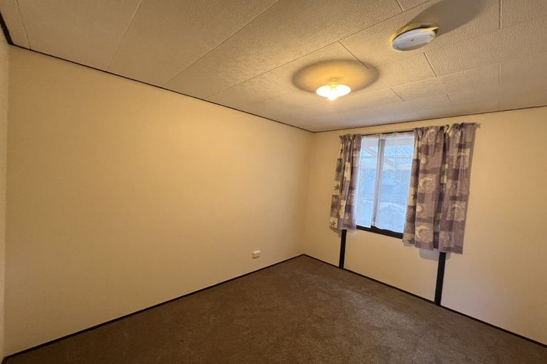 Photo of property in 2/26a Woodglen Road, Glen Eden, Auckland, 0602