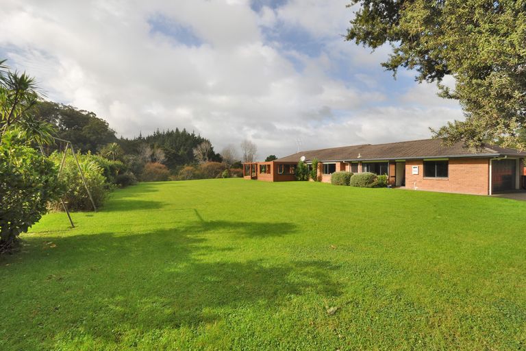 Photo of property in 927 Tauhoa Road, Kaipara Flats, Warkworth, 0984