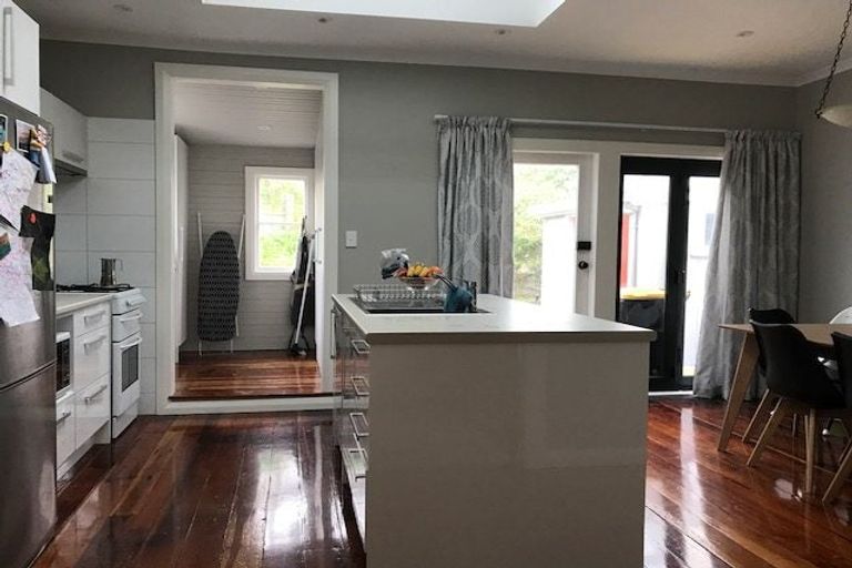 Photo of property in 247 Rintoul Street, Berhampore, Wellington, 6023