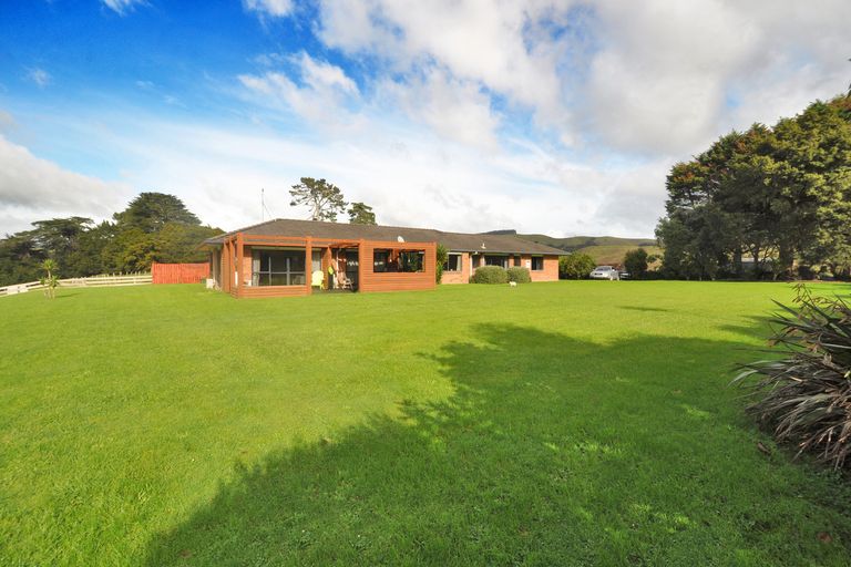 Photo of property in 927 Tauhoa Road, Kaipara Flats, Warkworth, 0984