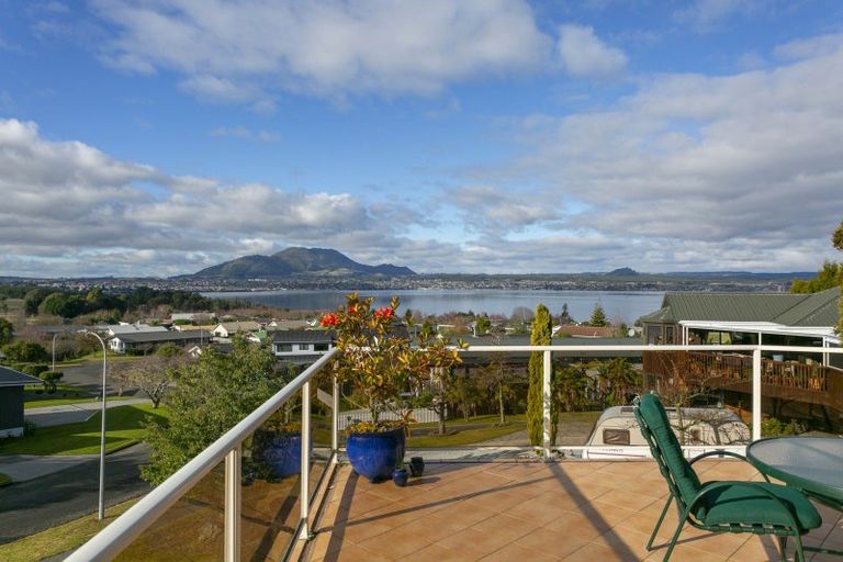 Photo of property in 15 Cherry Lane, Acacia Bay, Taupo, 3330