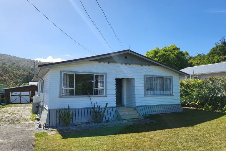Photo of property in 4 Sutherland Street, Dunollie, Runanga, 7803