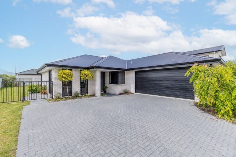 Photo of property in 21 Huka Heights Drive, Rangatira Park, Taupo, 3330