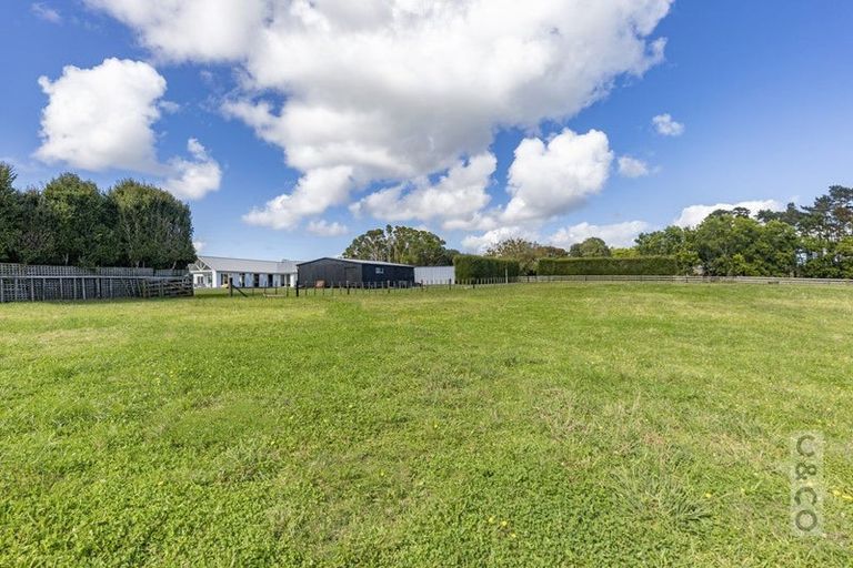 Photo of property in 88 Taupaki Road, Taupaki, Henderson, 0782