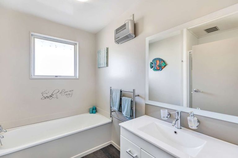 Photo of property in 20 Ashwood Street, Parklands, Christchurch, 8083