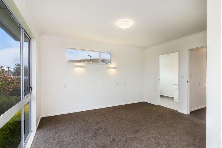 Photo of property in 11b Shepherd Road, Waipahihi, Taupo, 3330