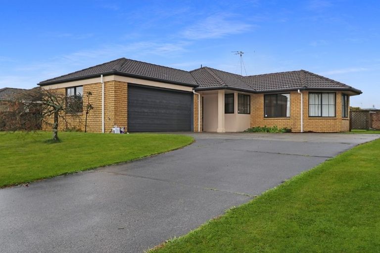 Photo of property in 12 Farnham Close, Rototuna North, Hamilton, 3210