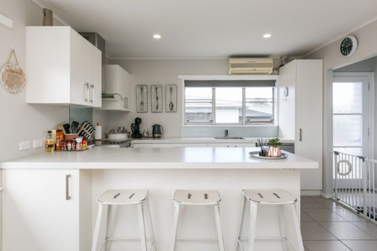 Photo of property in 86 Harold Holt Avenue, Onekawa, Napier, 4110