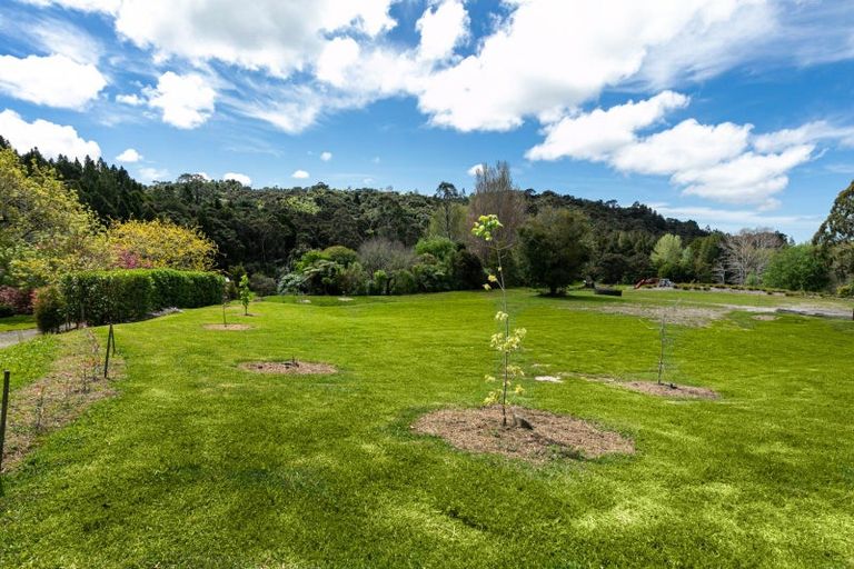 Photo of property in 52 Robinson Road, Coatesville, 0793