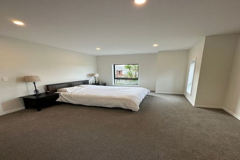 Photo of property in 12b Bluefin Way, West Harbour, Auckland, 0618