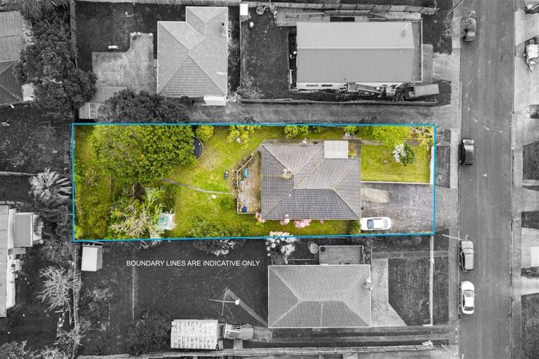 Photo of property in 9 Ayrton Street, Te Atatu South, Auckland, 0610