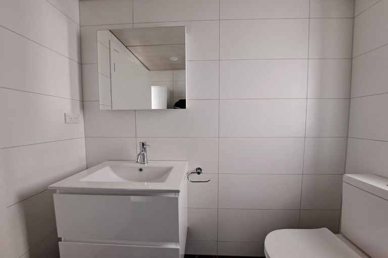 Photo of property in 1/764 Beach Road, Browns Bay, Auckland, 0630