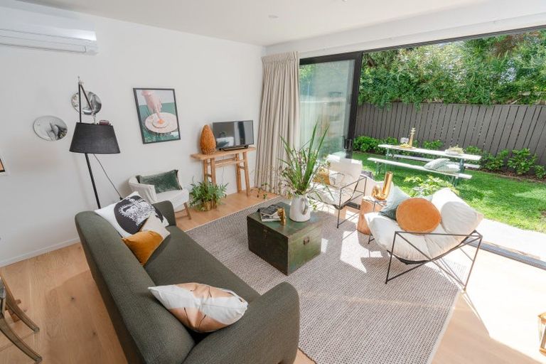 Photo of property in 16b Inglis Street, Seatoun, Wellington, 6022