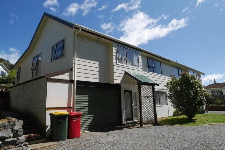 Photo of property in 1/17 Yarrow Place, Papakowhai, Porirua, 5024