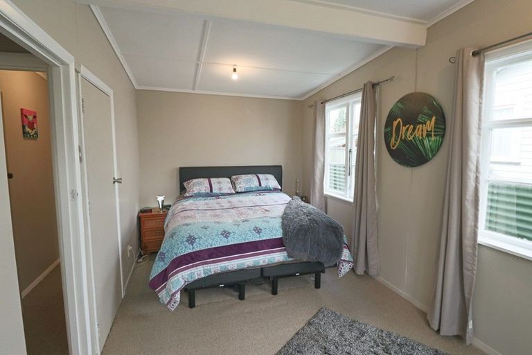 Photo of property in 13 Pratt Avenue, Foxton Beach, Foxton, 4815