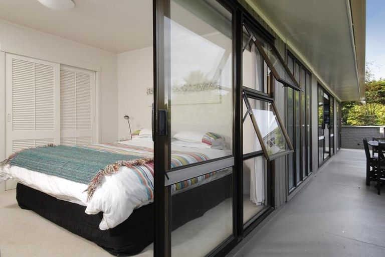 Photo of property in 2/533 Beach Road, Murrays Bay, Auckland, 0630