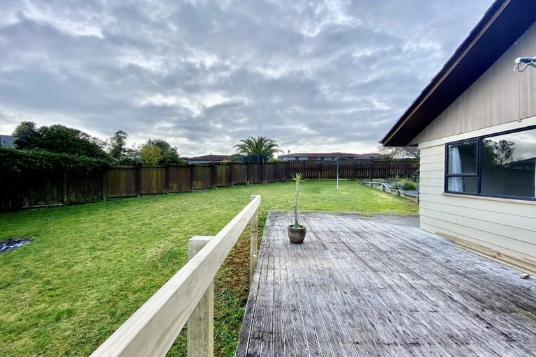 Photo of property in 12 Melia Grove, Goodwood Heights, Auckland, 2105