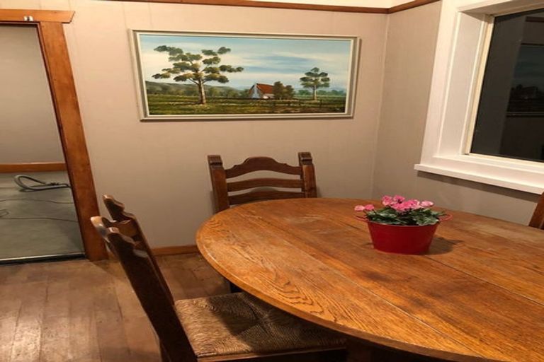 Photo of property in 8 Seaview Terrace, Bluff Hill, Napier, 4110