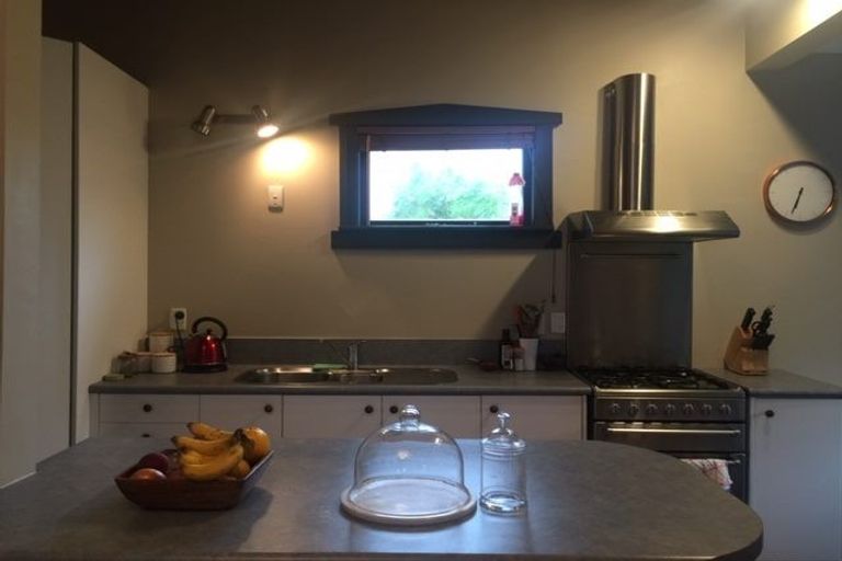 Photo of property in 124 Russell Terrace, Berhampore, Wellington, 6023