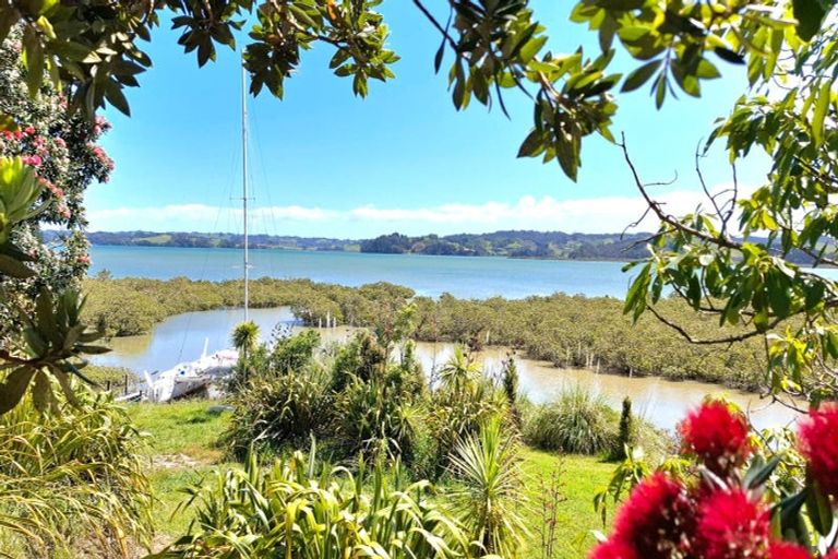 Photo of property in 68 Goodall Road, Snells Beach, 0920