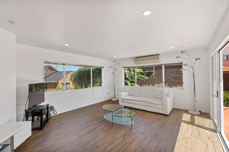 Photo of property in 8 Aztec Place, Conifer Grove, Takanini, 2112