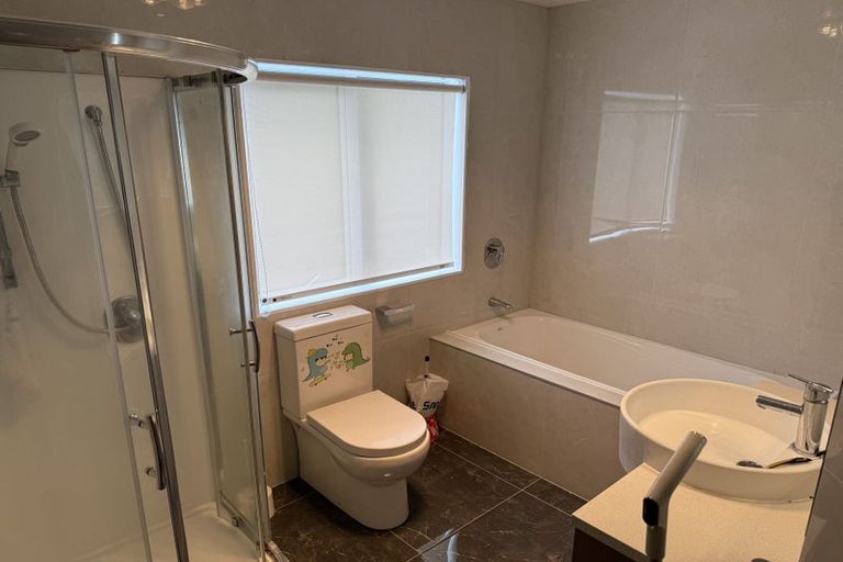 Photo of property in 10 Jezero Drive, Massey, Auckland, 0614