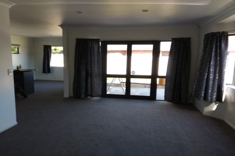 Photo of property in 65 Leighton Avenue, Waiwhetu, Lower Hutt, 5010