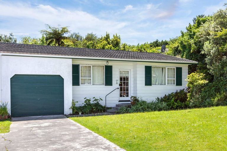 Photo of property in 105b Taylor Terrace, Tawa, Wellington, 5028