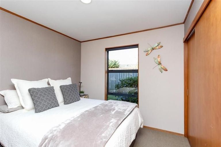 Photo of property in 51 Heta Road, Highlands Park, New Plymouth, 4312