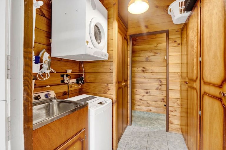 Photo of property in 16 Heaphy Road, Opunake, 4616