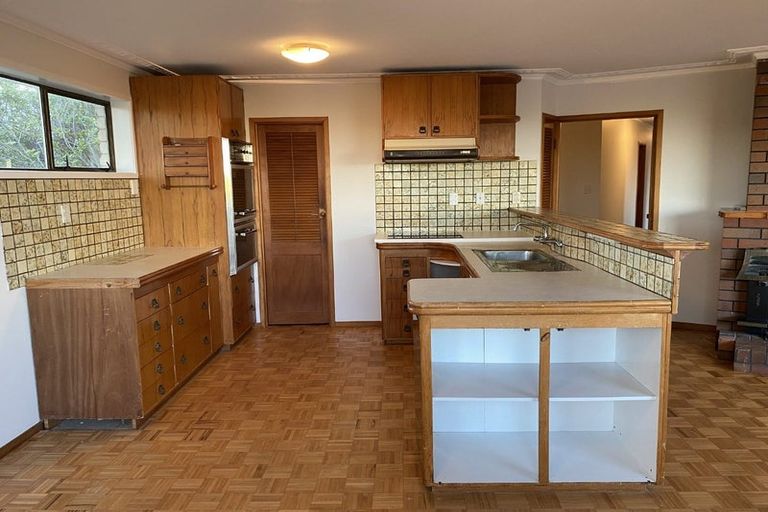 Photo of property in 74 Weatherly Road, Torbay, Auckland, 0630