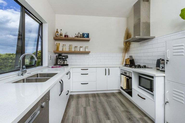 Photo of property in 35b Seon Place, Birkdale, Auckland, 0626