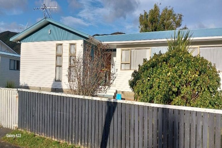 Photo of property in 278 Wellington Road, Wainuiomata, Lower Hutt, 5014