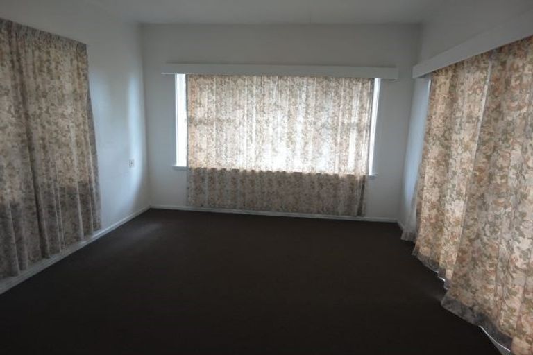 Photo of property in 1/165 Titirangi Road, New Lynn, Auckland, 0600