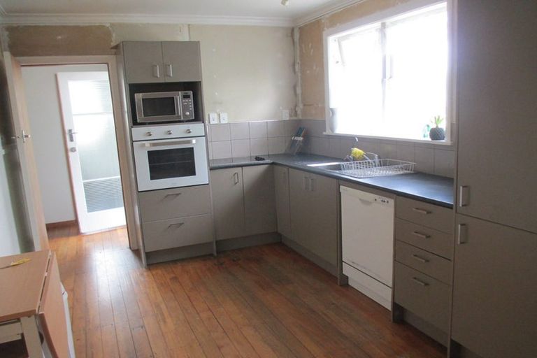 Photo of property in 19 Bartholomew Road, Levin, 5510