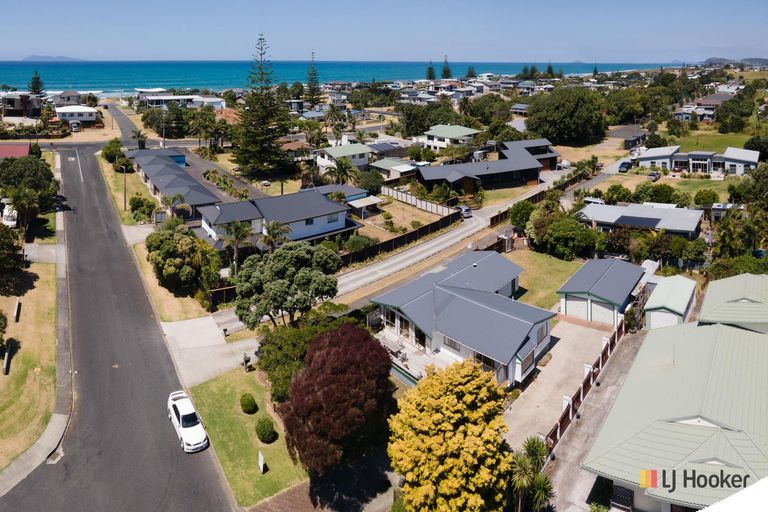 Photo of property in 28 Snell Crescent, Waihi Beach, 3611