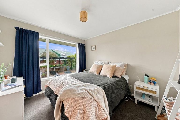 Photo of property in 34 Wychwood Crescent, Bishopdale, Christchurch, 8053