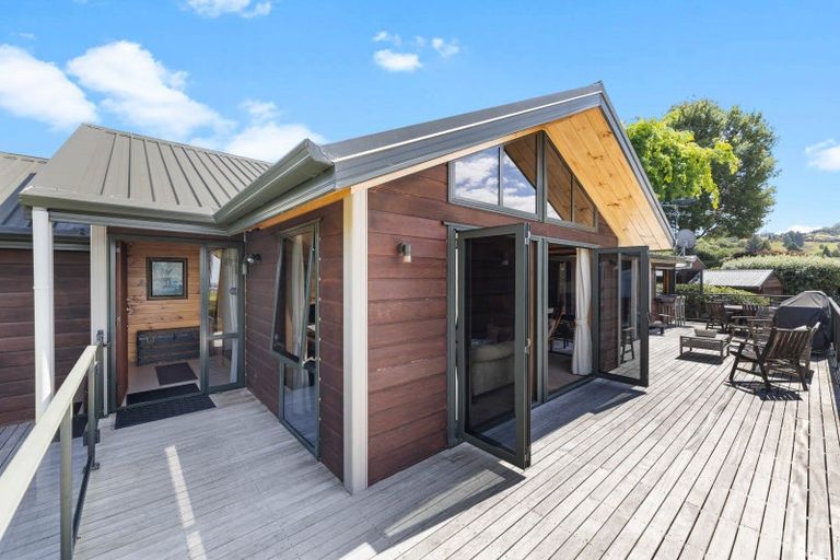 Photo of property in 737 Acacia Bay Road, Acacia Bay, Taupo, 3330