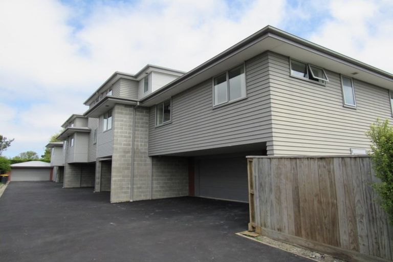 Photo of property in 172a Edgeware Road, Edgeware, Christchurch, 8013