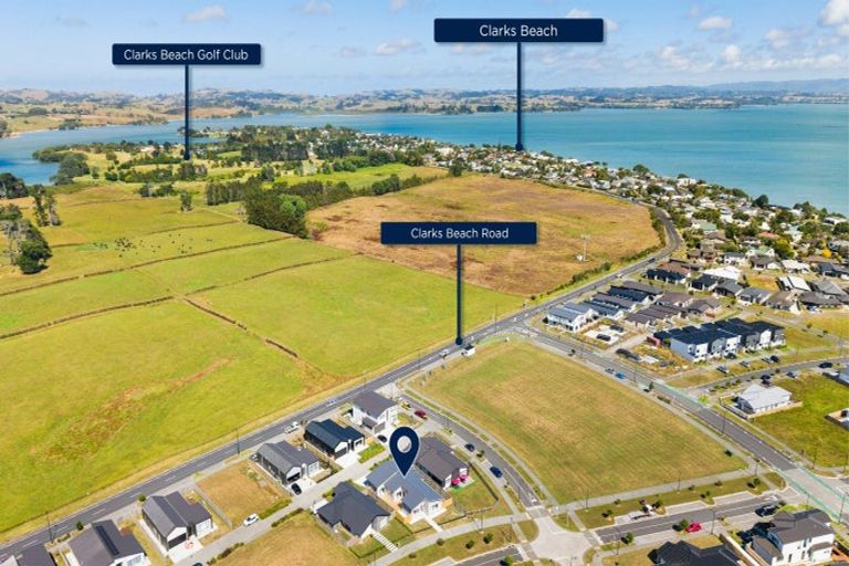 Photo of property in 17 Uatoto Road, Clarks Beach, 2122