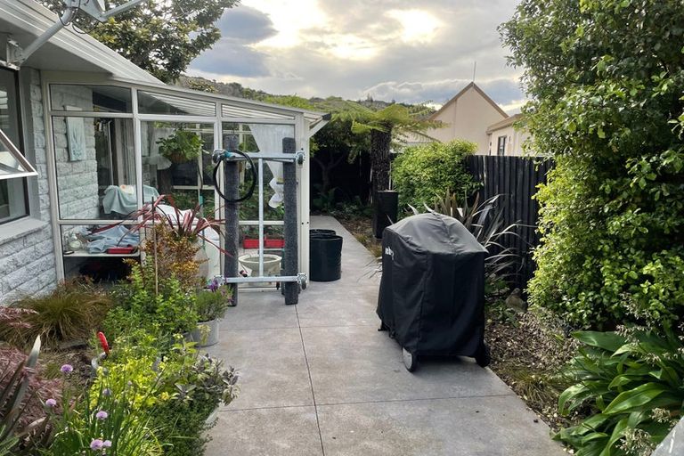 Photo of property in 2/57a Beachville Road, Redcliffs, Christchurch, 8081